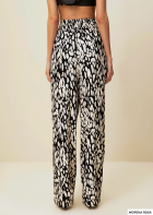 Calça Morena Rosa cos alto estampada preto/off white 
