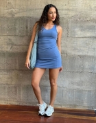 F551-VESTIDO FITNESS COM MODELAGEM AJUSTADA E DECOTE CAVADO, ACOMPANHA SHORT