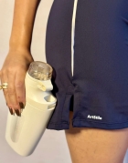 F551-VESTIDO FITNESS COM MODELAGEM AJUSTADA E DECOTE CAVADO, ACOMPANHA SHORT