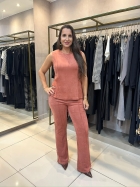 9038384LP0120G - BLUSA REGATA EM SUEDE FERRUGEM G